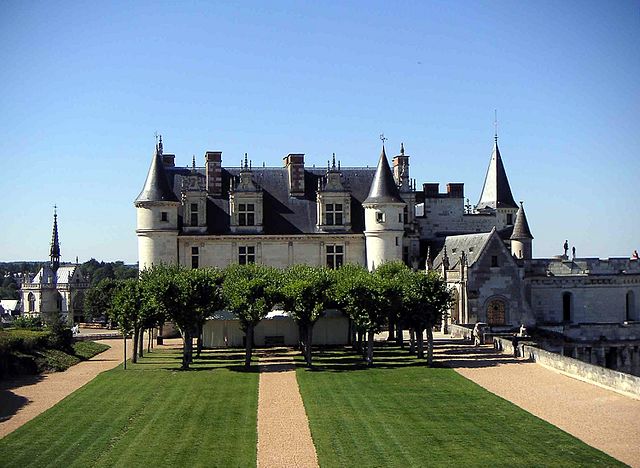 Cottages Le Mas de Loire and le Cedre, located near Chambord. | Château royal d'Amboise